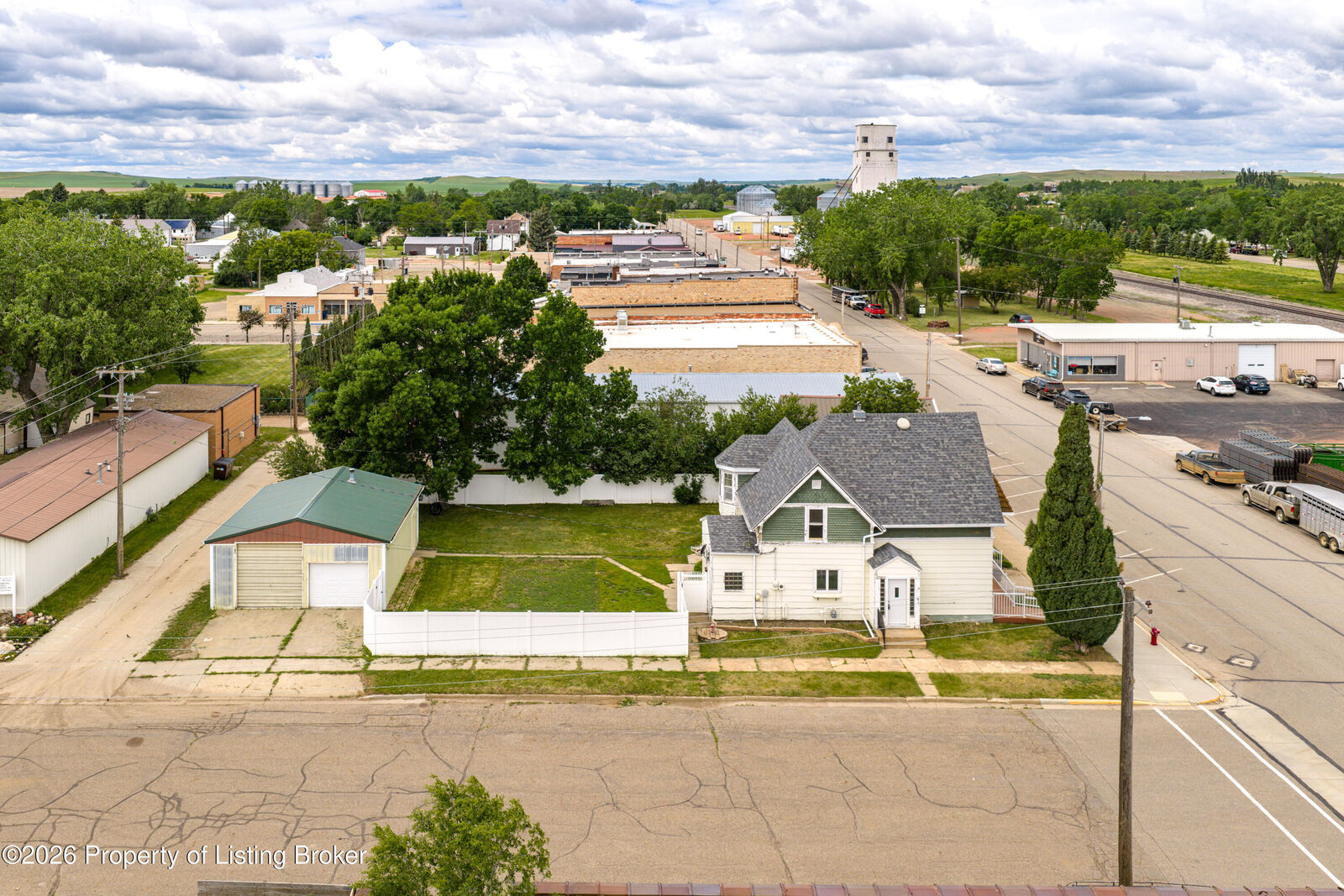 Property Photo:  725 Main Street  ND 58638 