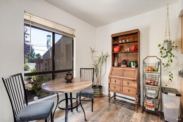 Property Photo:  6 Redwood Court 6  CA 95409 