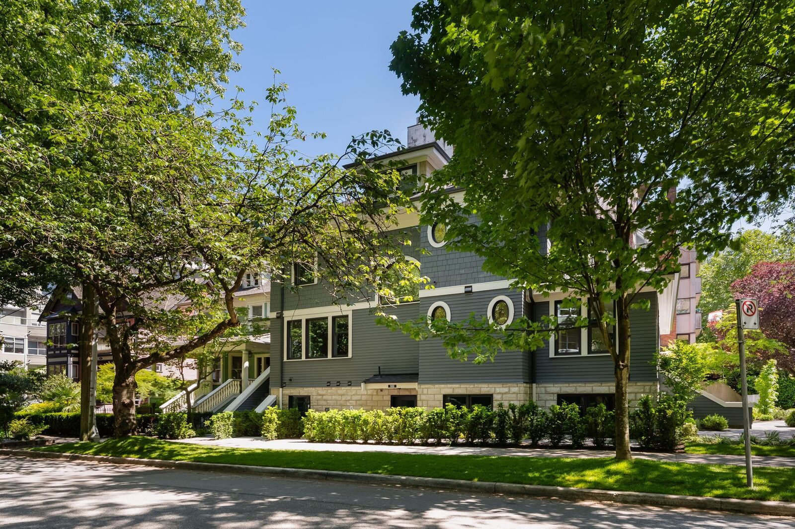 Property Photo: 980 Bidwell Street BC V6G 1M3