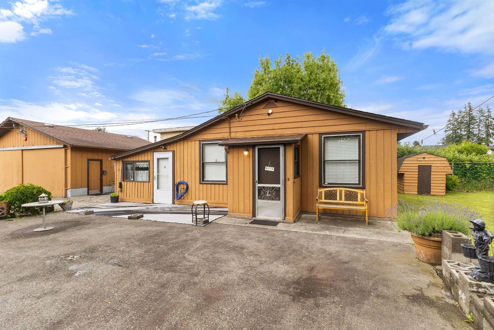 Property Photo:  26968 30 Avenue  BC V4W 2Z9 