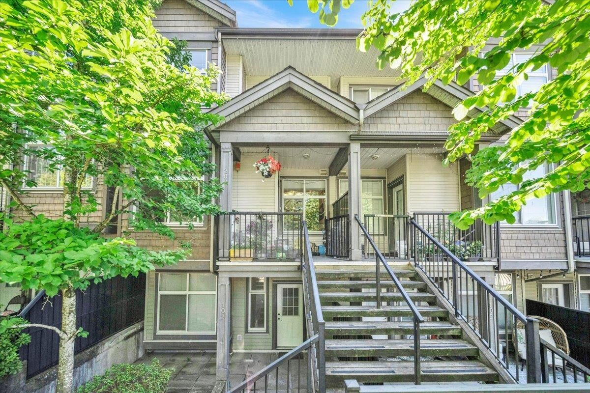 Property Photo: 7333 16th Avenue 207 BC V3N 0A8
