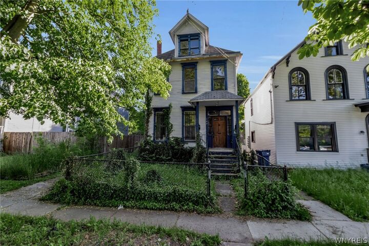 Property Photo:  162 Normal Avenue  NY 14213 