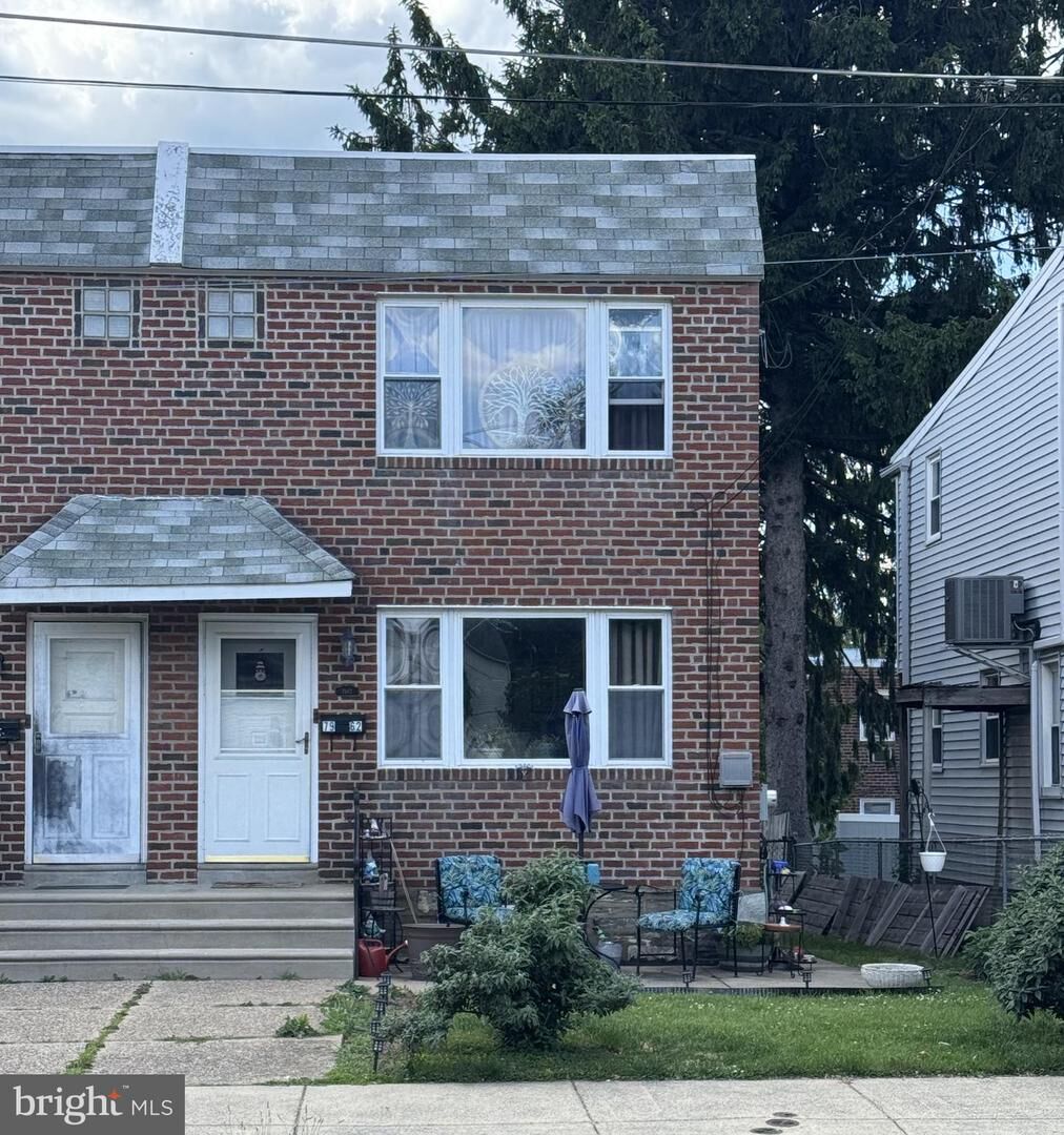 Property Photo:  7962 Summerdale Avenue  PA 19111 