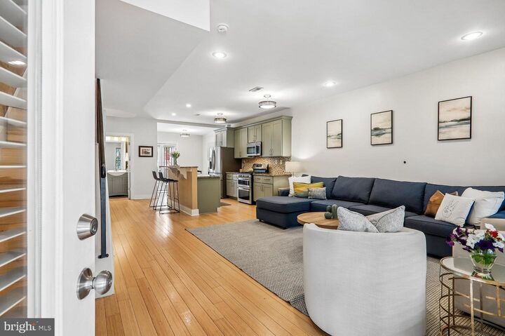 Property Photo: 911 L Street NE DC 20002