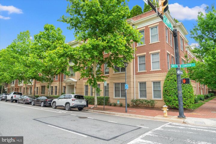 Property Photo:  1115 Cameron Street 109  VA 22314 