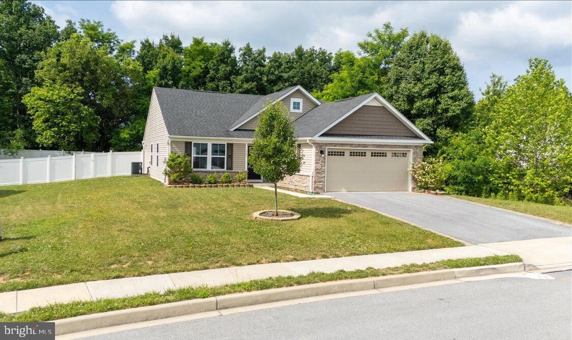 Property Photo:  53 Elstow Way  WV 25405 