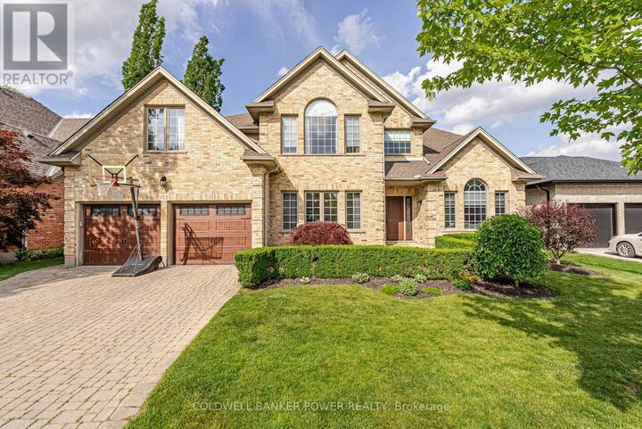 Property Photo: 153 Green Hedge Court ON N6H 5A4