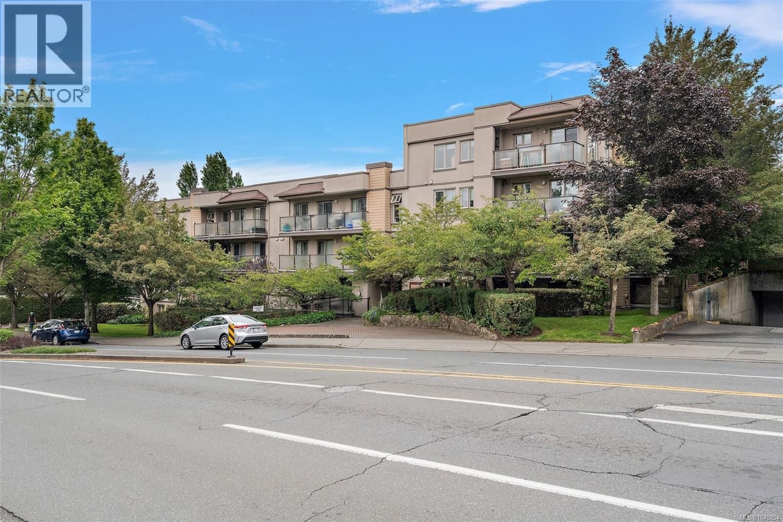 Property Photo: 2527 Quadra Street 206 BC V8T 4E1