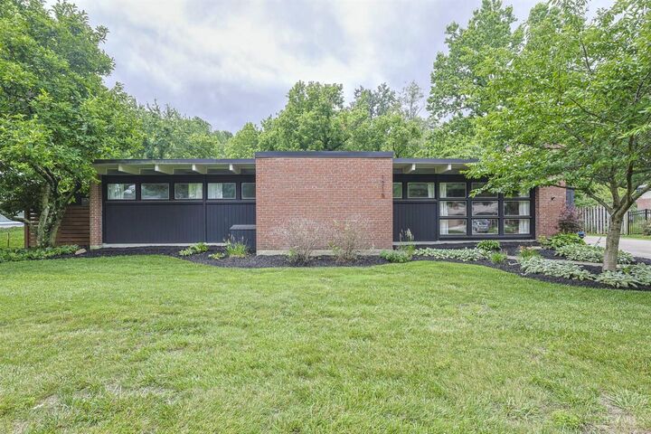 Property Photo: 1215 Hollywood Avenue OH 45224