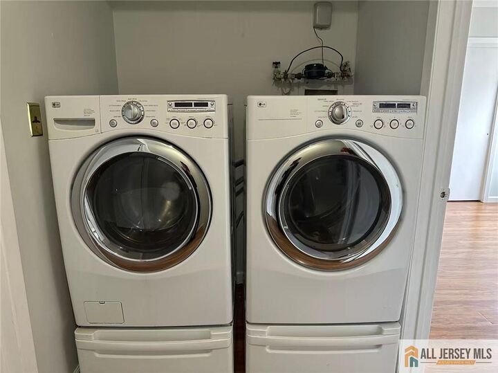 Property Photo:  156 Nathan Drive  NJ 08902 
