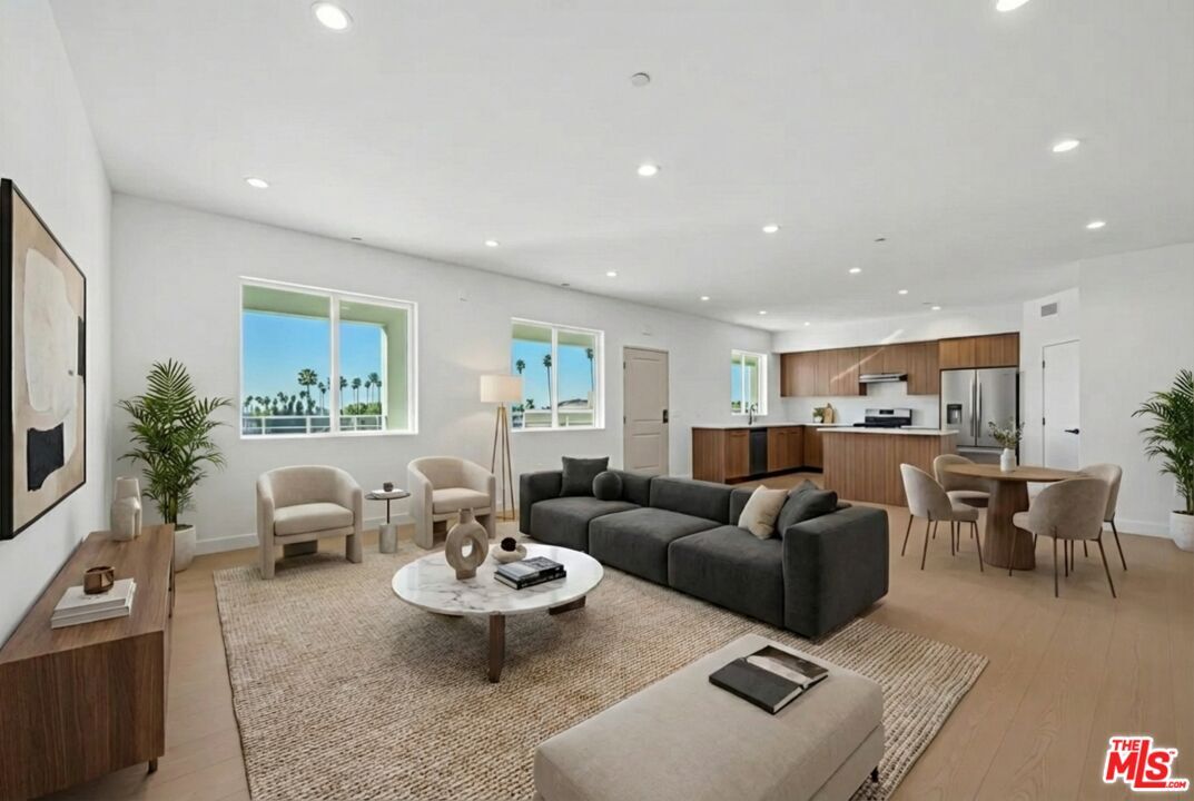 Property Photo:  1717 Winona Blvd  CA 90027 