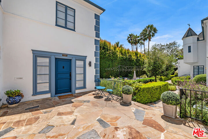 Property Photo: 1270 N Hayworth Ave CA 90046
