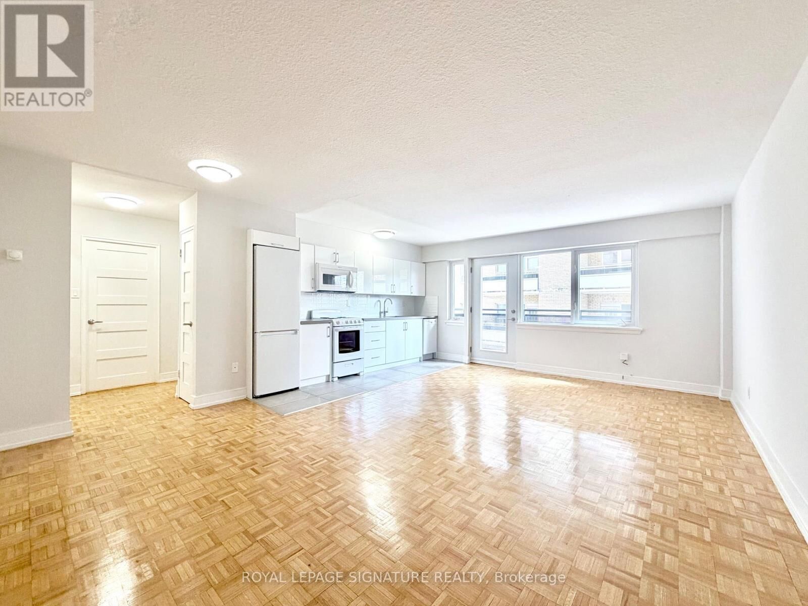 Property Photo:  95 Lawton Boulevard 307  ON M4V 1Z8 