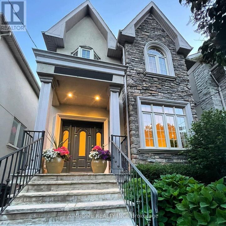 Property Photo:  10 Hoyle Avenue  ON M4S 2X6 