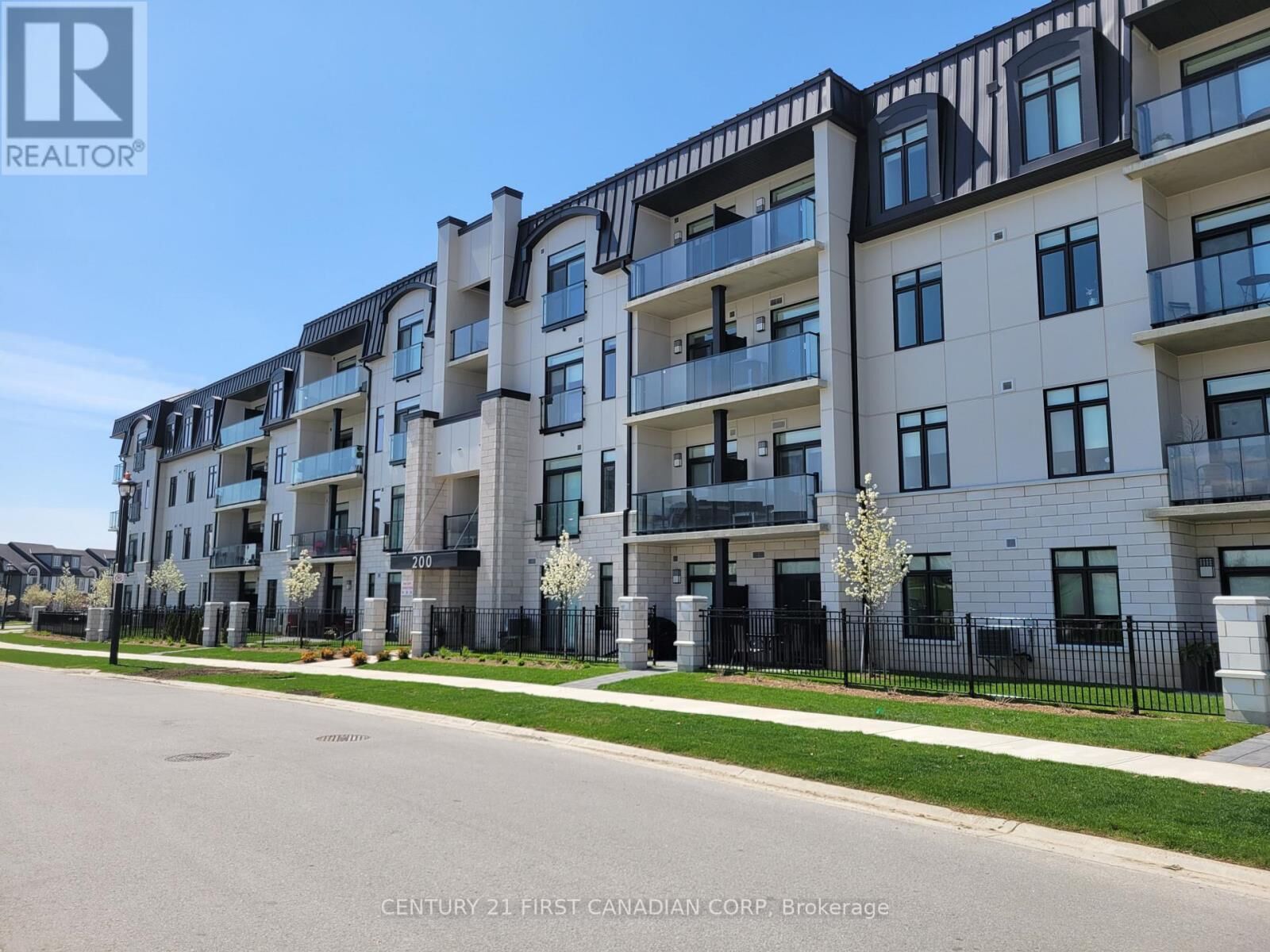 Property Photo:  200 Callaway Road 403  ON N6G 3X6 