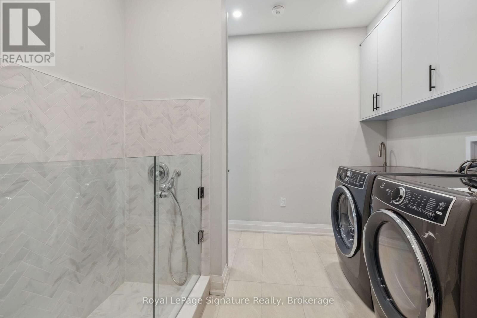 Property Photo:  115 Rankin'S Crescent  ON N0H 2P0 