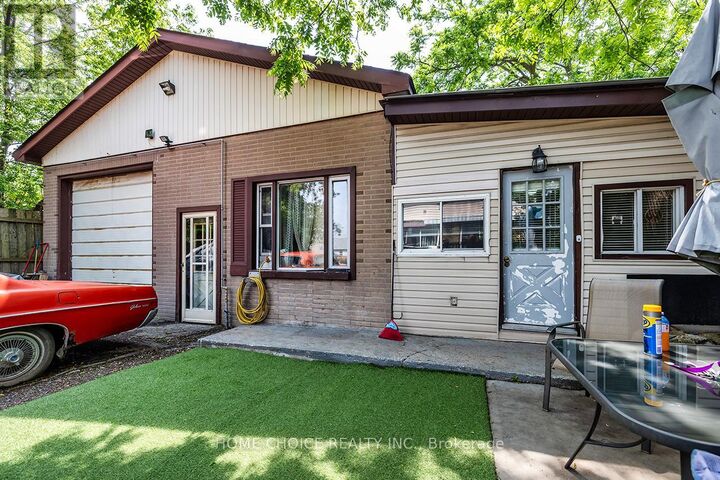 Property Photo:  30 Grenfell Street  ON L1J 4V8 