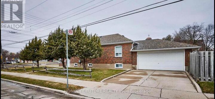 Property Photo:  1377 Warden Avenue Main  ON M1R 2S3 