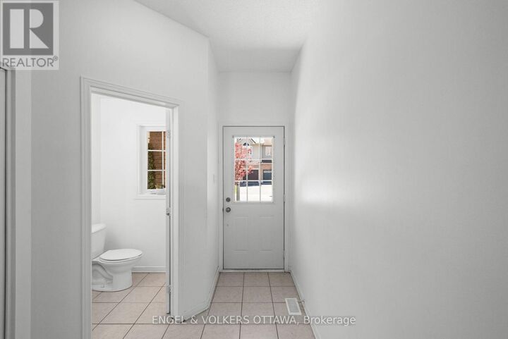 Property Photo: 212 Macoun Circle ON K1T 0H9