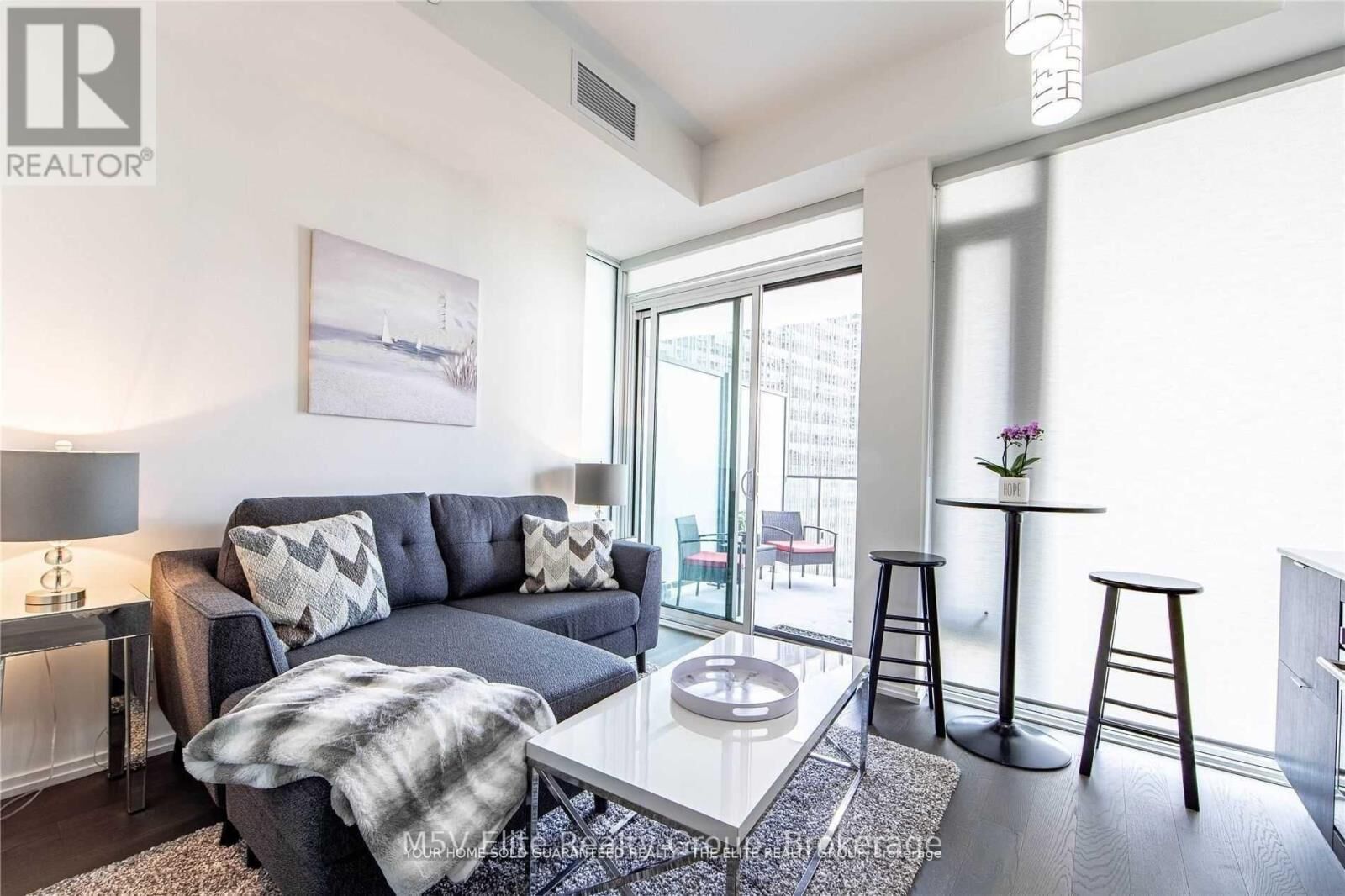 Property Photo:  5 Soudan Avenue 1512  ON M4S 0B1 