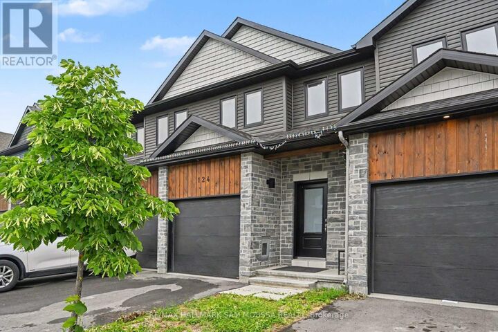 Property Photo: 124 Dowdall Circle ON K7C 0S4