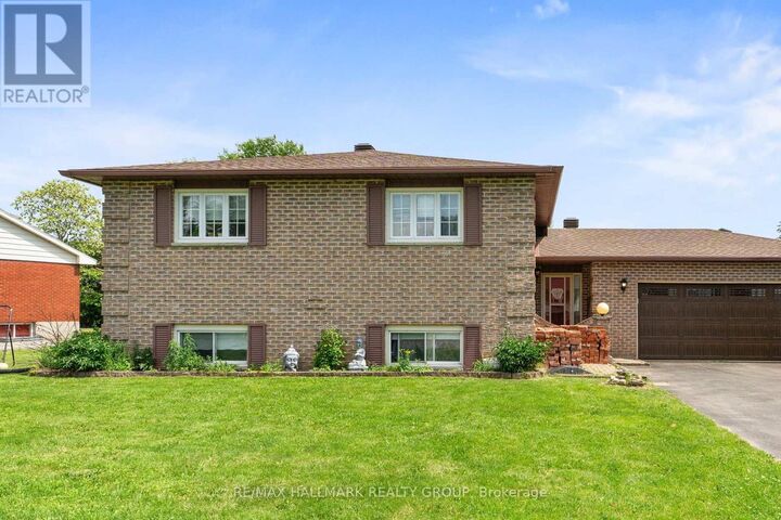 Property Photo: 17 Sunnymede Avenue ON K0E 1T0