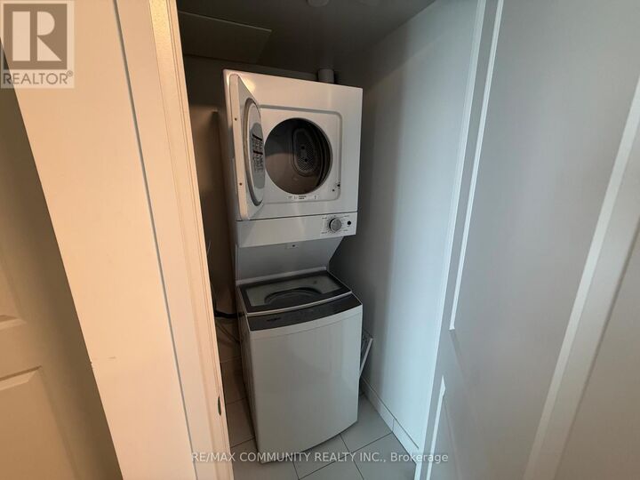Property Photo: 20 Meadowglen Place 1408 ON M1G 0A9