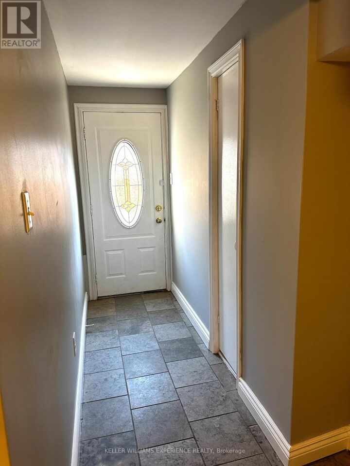 Property Photo: 13 Rundle Crescent Main ON L4N 8E7