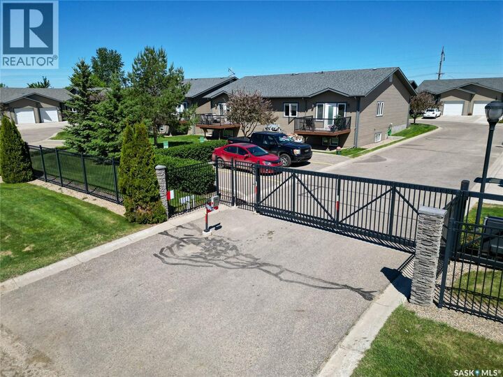 Property Photo:  20 550 Southwood Drive  SK S6V 1G4 