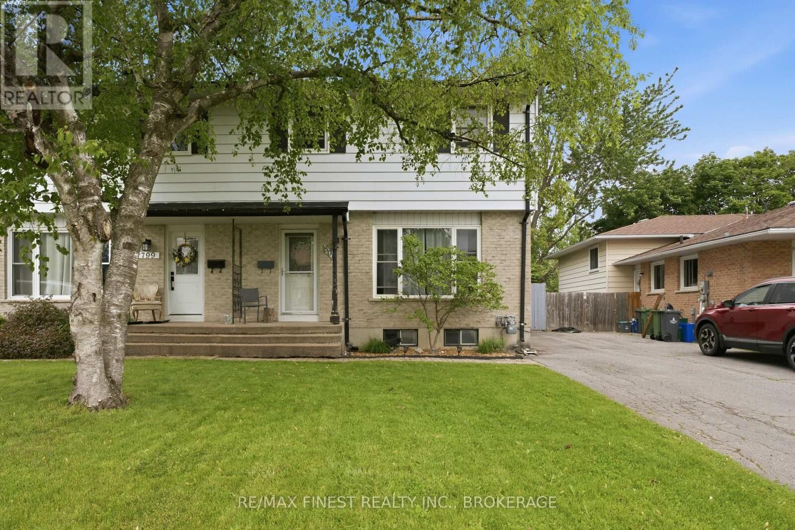 Property Photo: 801 Grouse Crescent ON K7P 1A1