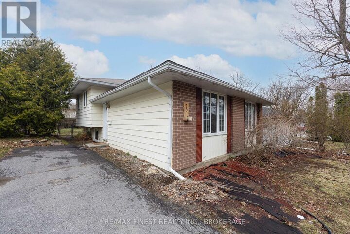 Property Photo:  20 Foster Street  ON K7M 6L6 