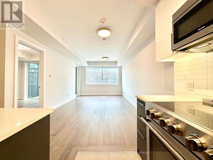 Property Photo:  664 Spadina Avenue 210  ON M5S 0G4 