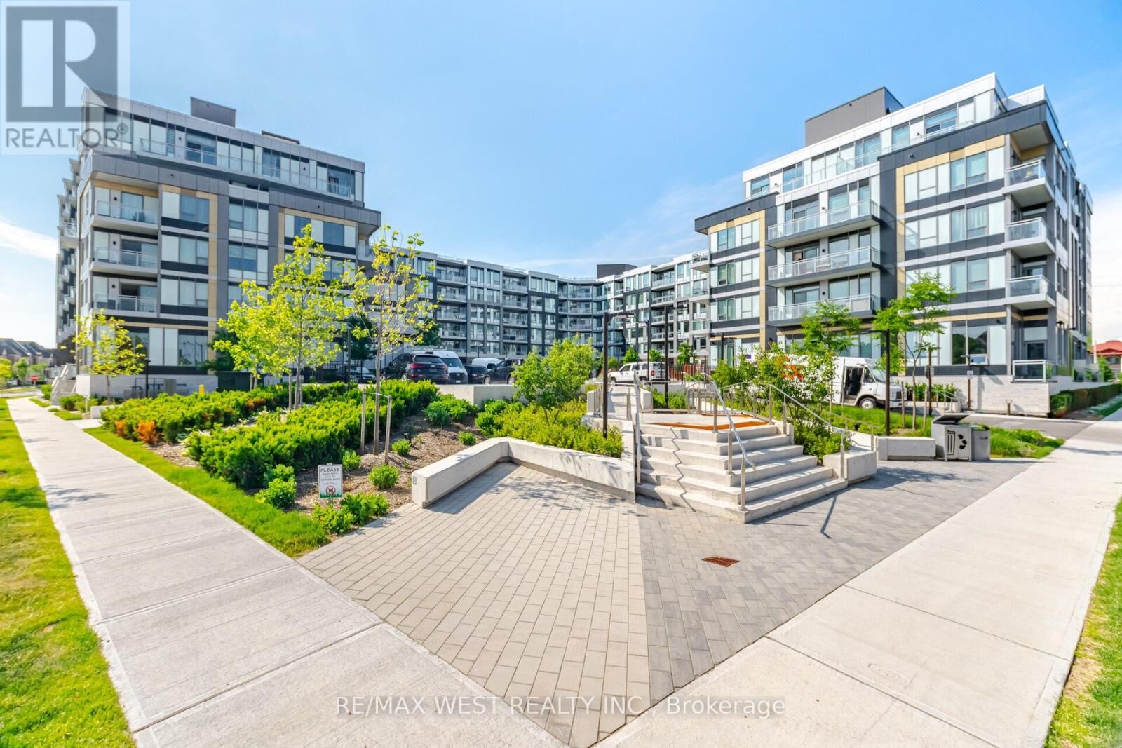 Property Photo:  2501 Saw Whet Boulevard 614  ON L6M 5N2 