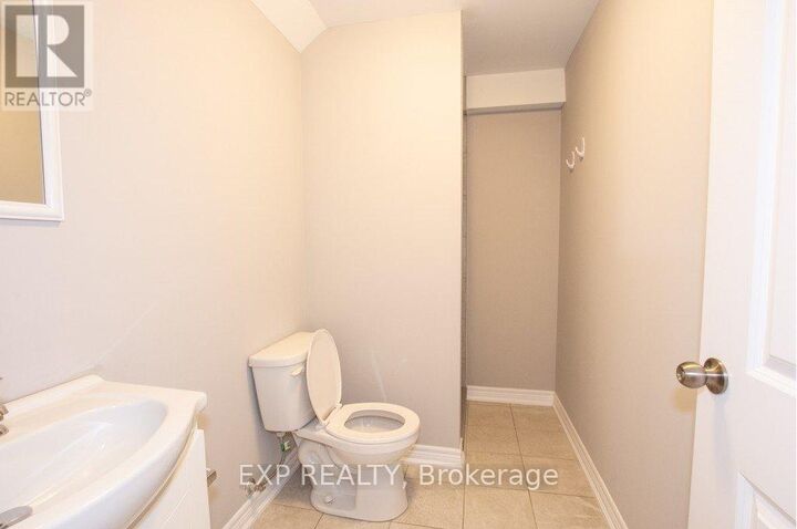 Property Photo:  6A Leeson Street Main  ON L2T 2R1 