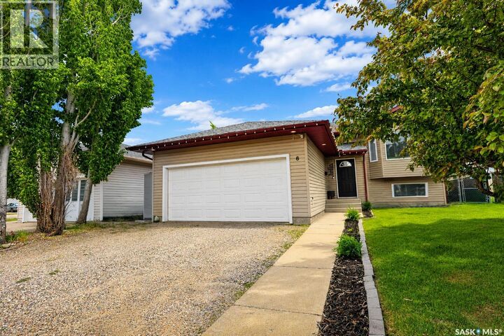Property Photo:  6 Dmyterko Bay  SK S6V 8E8 