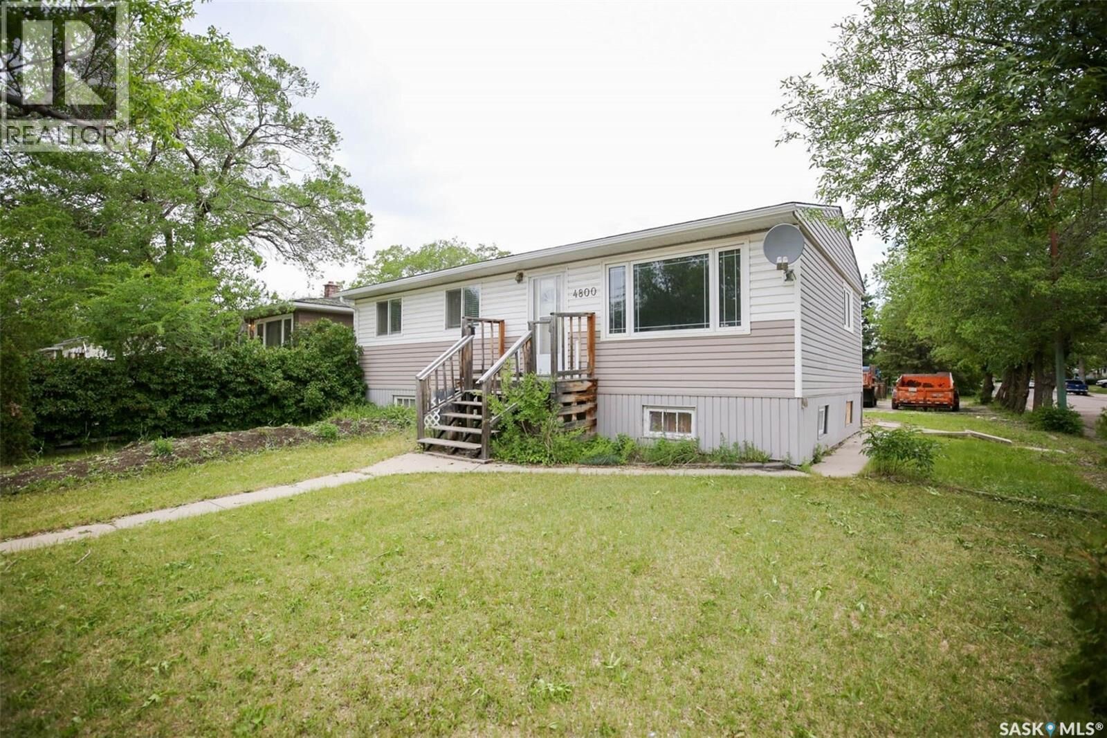 Property Photo: 4800 4th Avenue SK S4T 0J2