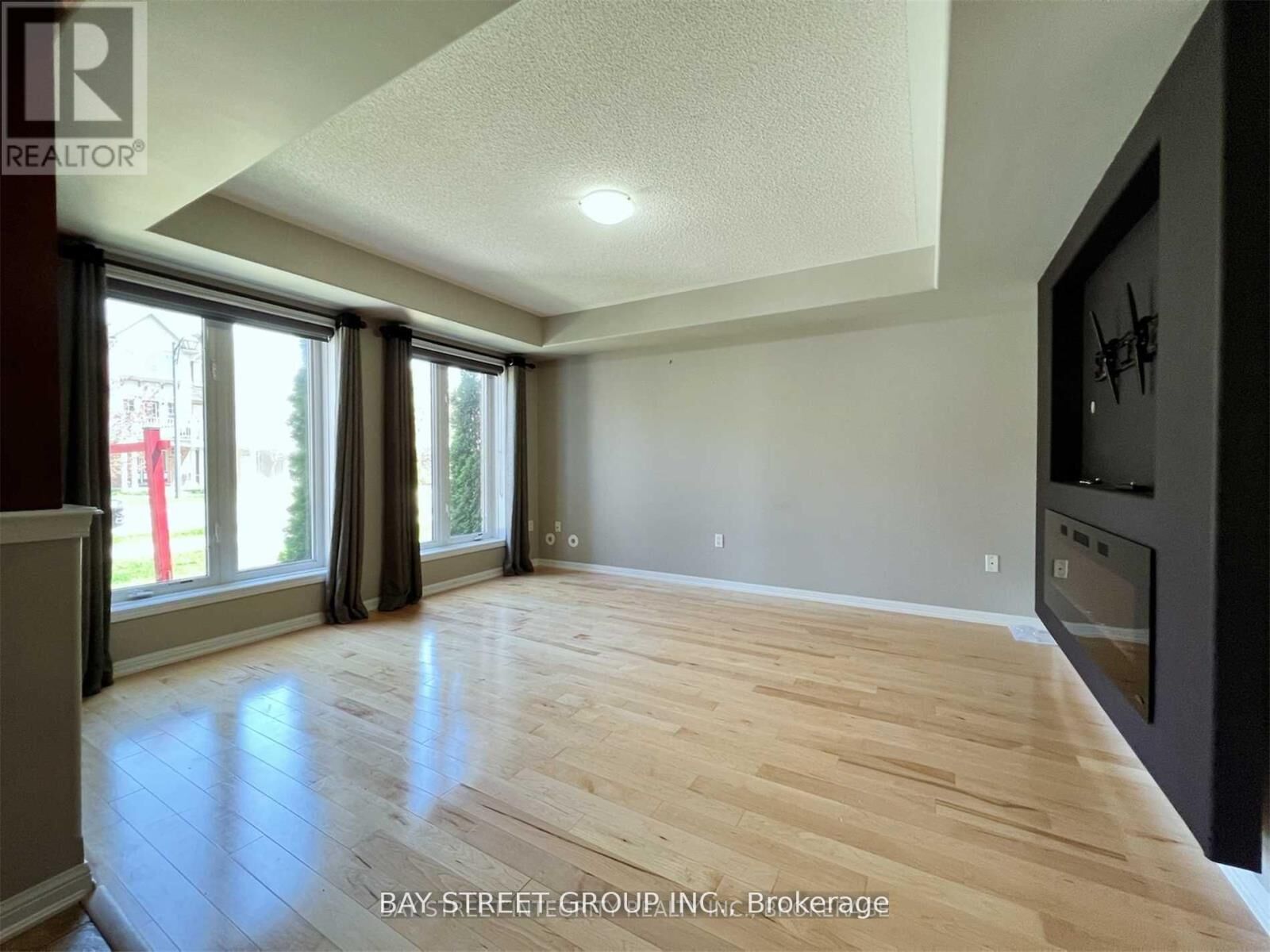 Property Photo: 656 Holly Avenue ON L9T 0G3