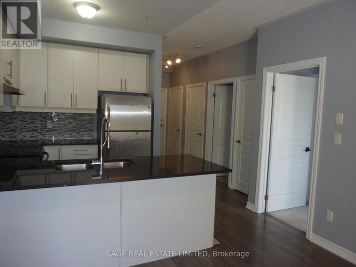 Property Photo:  570 Lolita Gardens 104  ON L5A 0A1 
