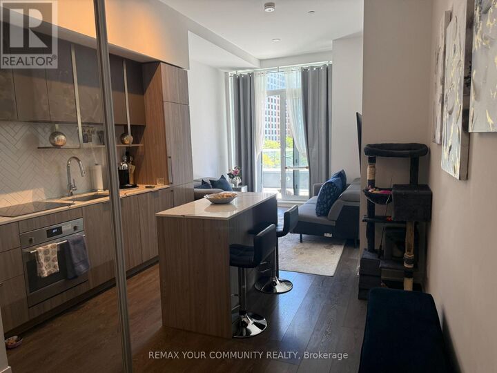 Property Photo: 15 Holmes Avenue 401 ON M2N 0L4