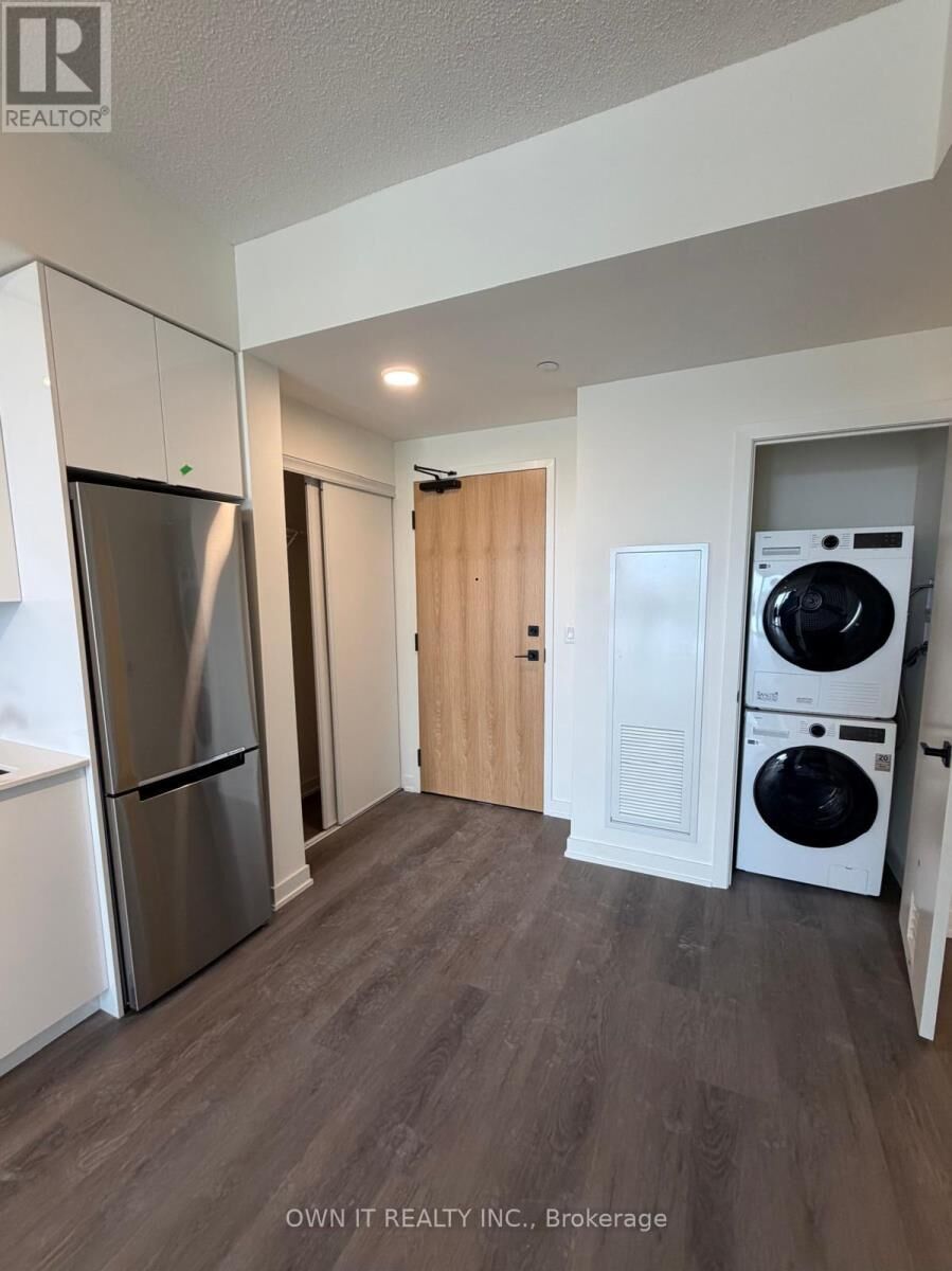 Property Photo: 7 Erie Avenue 805 ON N3S 2E7