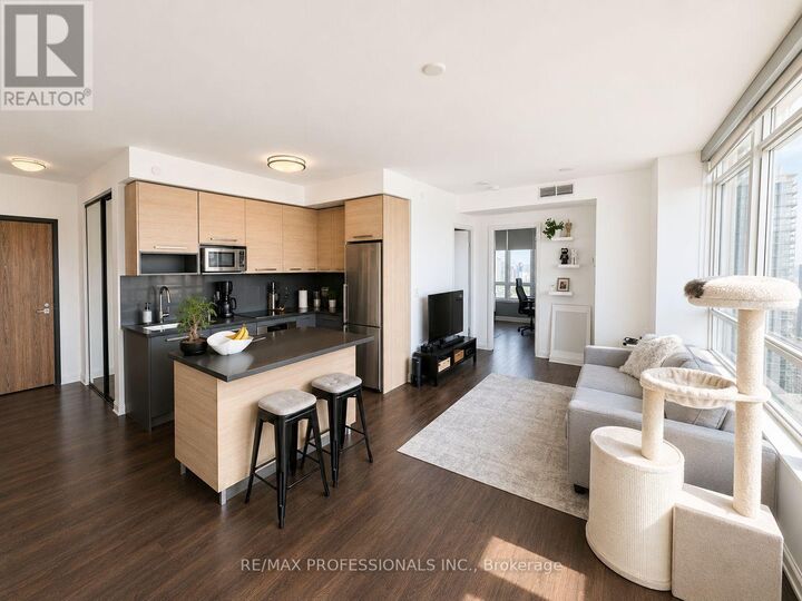 Property Photo:  36 Park Lawn Road 3510  ON M8V 0E5 