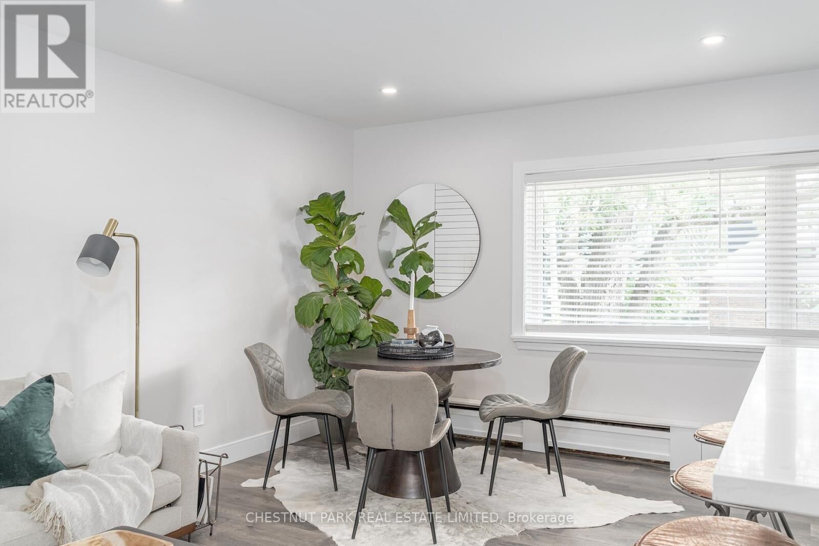 Property Photo:  42 Cavell Avenue  ON M8V 1P2 