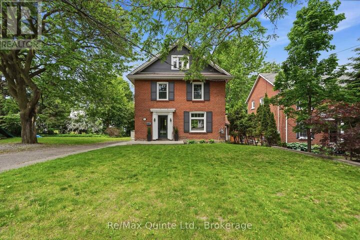 Property Photo:  126 Dufferin Avenue  ON K8N 3X1 
