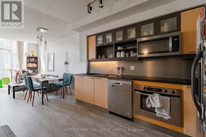 Property Photo:  36 Blue Jays Way 1117  ON M5V 3T3 