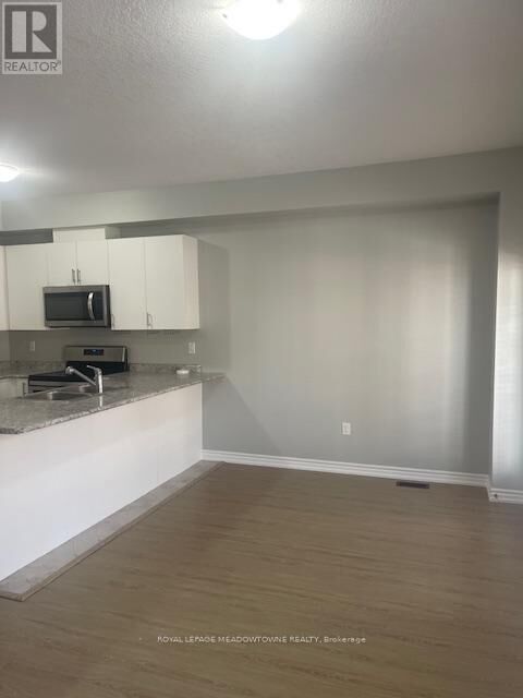 Property Photo: 88 Decorso Drive 29 ON N1L 0A1