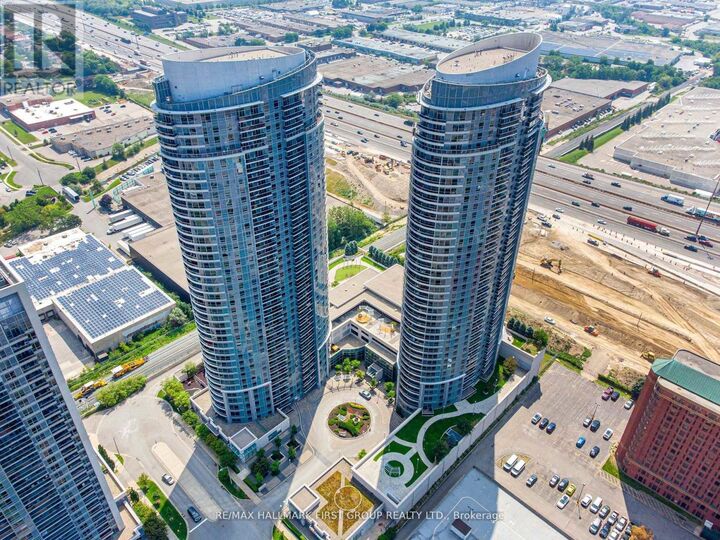 Property Photo:  125 Village Green Square 1409  ON M1S 0G3 