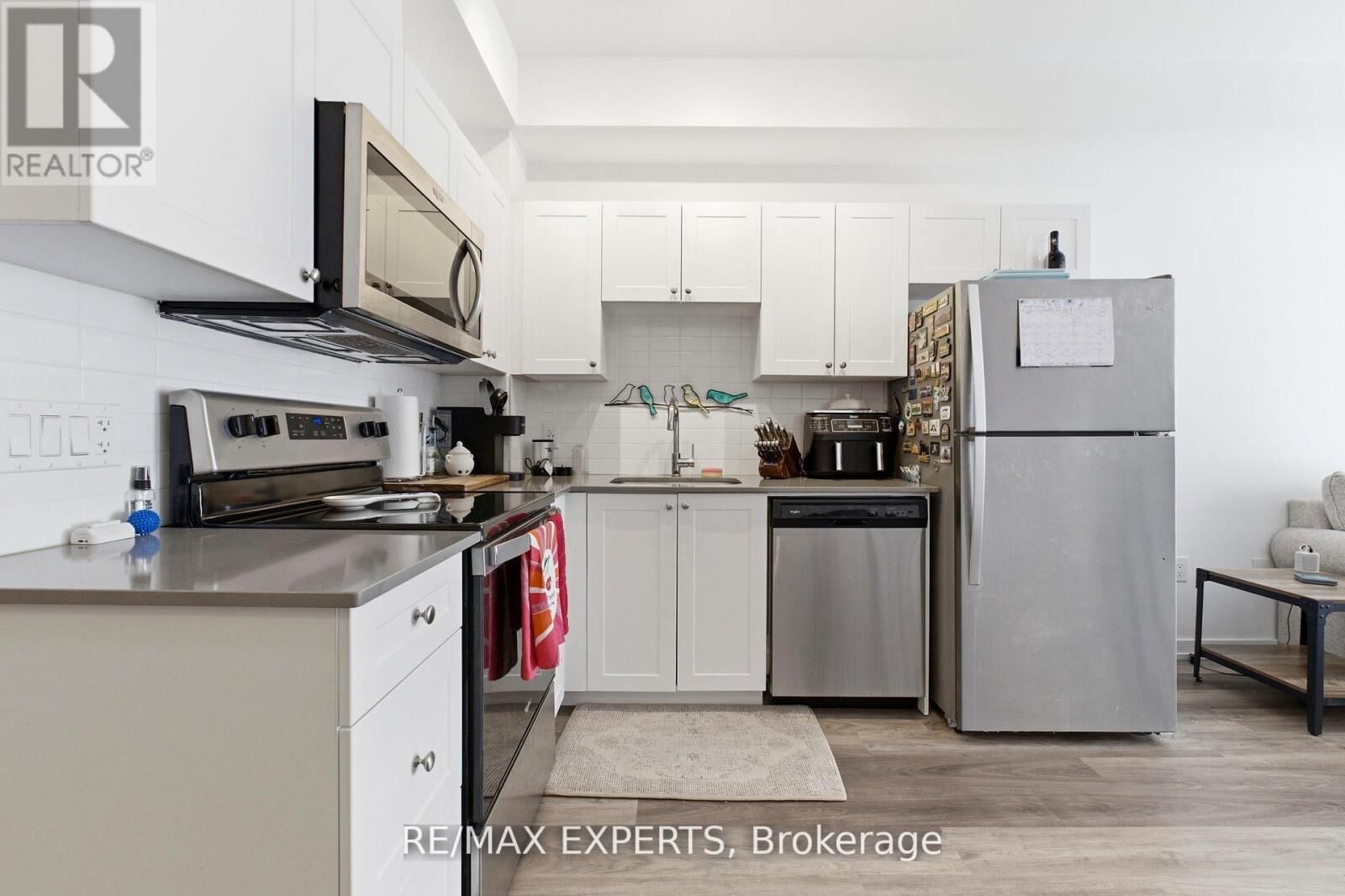 Property Photo:  430 Essa Road 325  ON L4N 9C6 