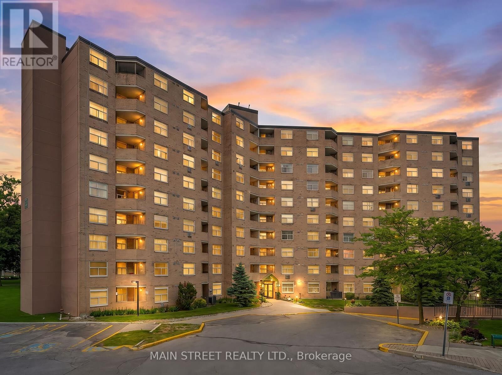 Property Photo:  260 Davis Drive 1008  ON L3Y 7C3 