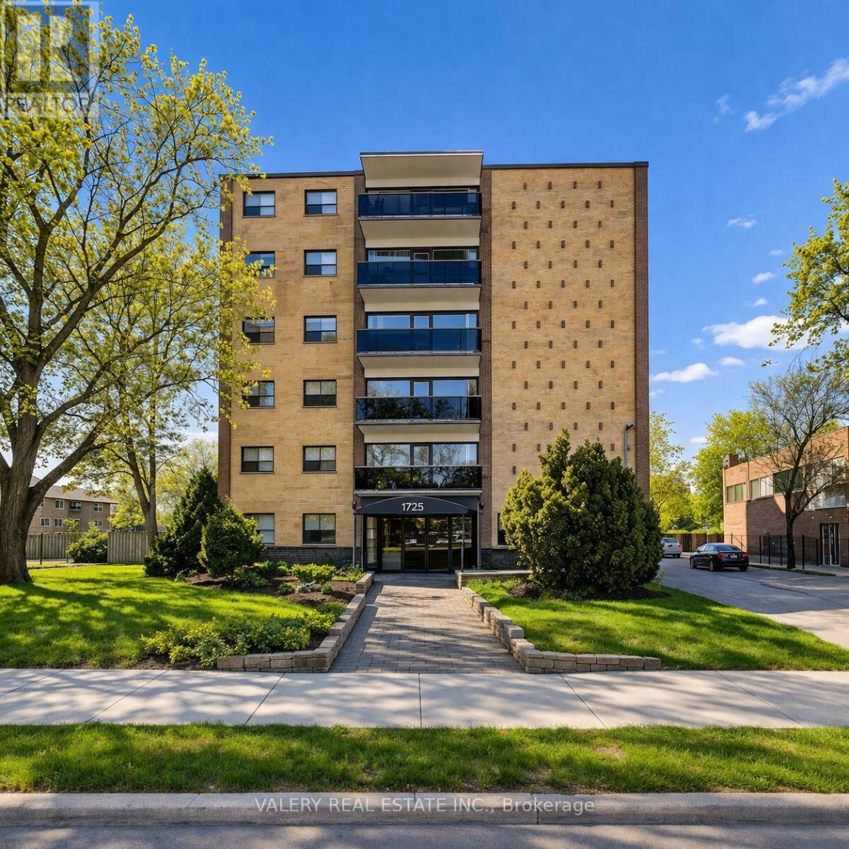 Property Photo:  1725 Lawrence Avenue East 301  ON M1R 2X7 