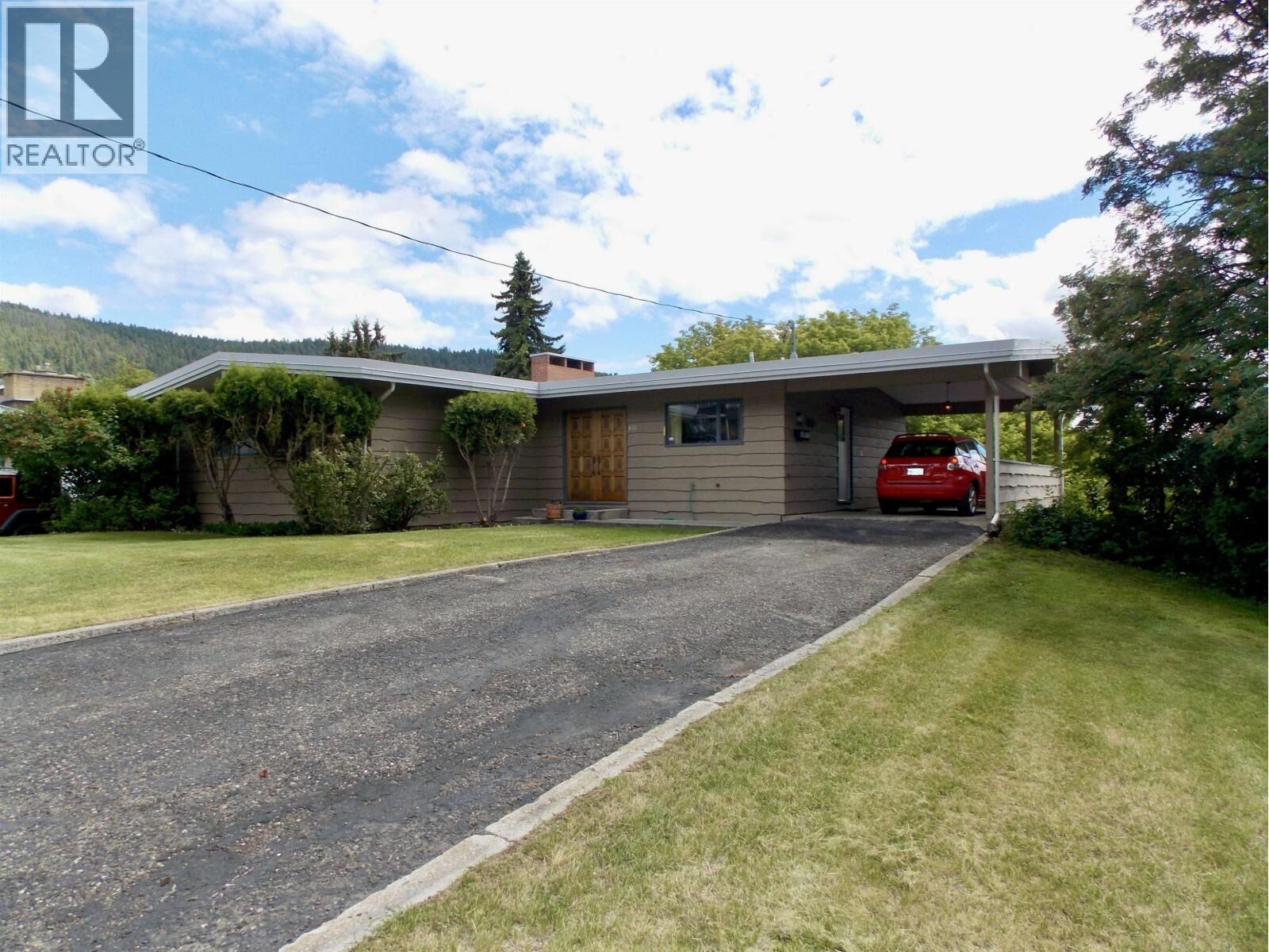 Property Photo:  611 Gibbon Street  BC V2G 1V6 